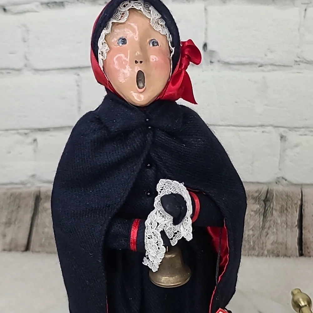 Byers' Choice Caroler Collectible 1993 Salvation Army Lassie with Bell Vintage